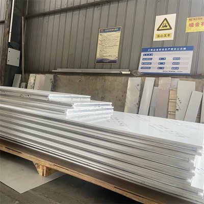 手工凈化板與彩鋼板 特點、應用與區(qū)別