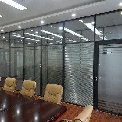 聯(lián)諾鋁業(yè) 專業(yè)打造彩鋼框架辦公室鋁合金玻璃隔墻，構(gòu)建現(xiàn)代高效空間